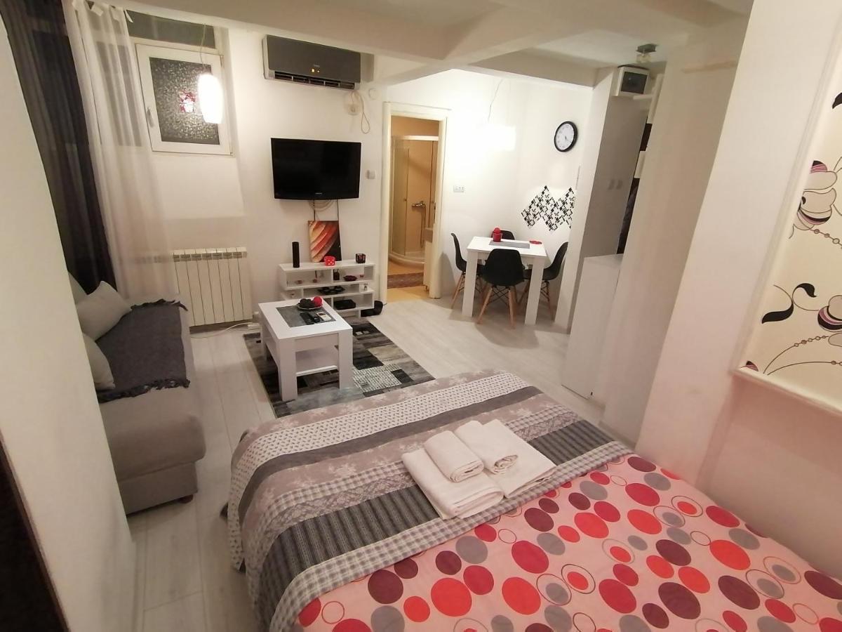 Studio Apartman Kocka Belgrad Zewnętrze zdjęcie